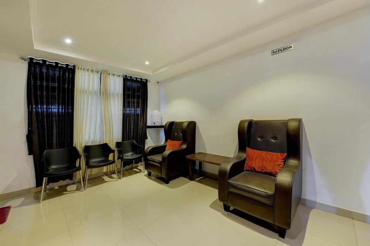 Capital O Hotel Samanvi International Belur  Buitenkant foto