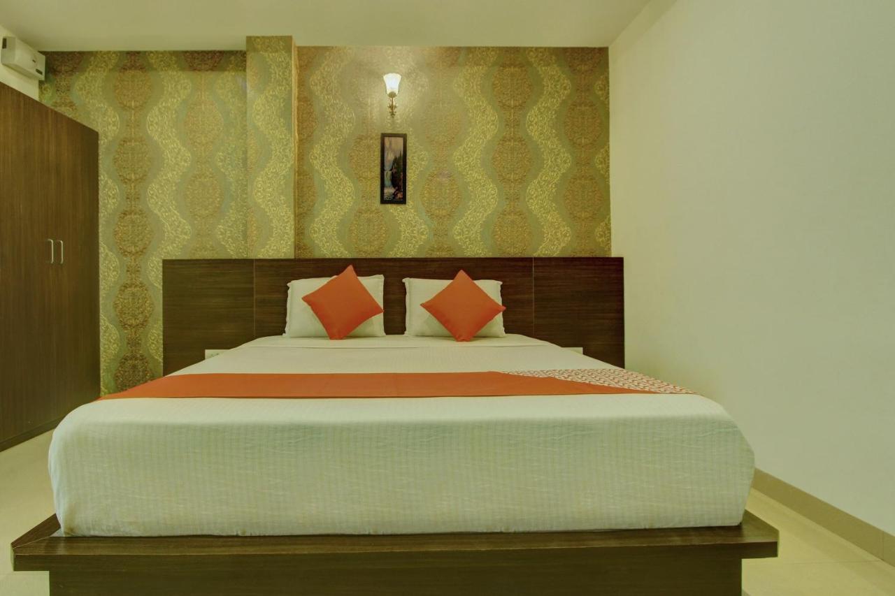 Capital O Hotel Samanvi International Belur  Buitenkant foto