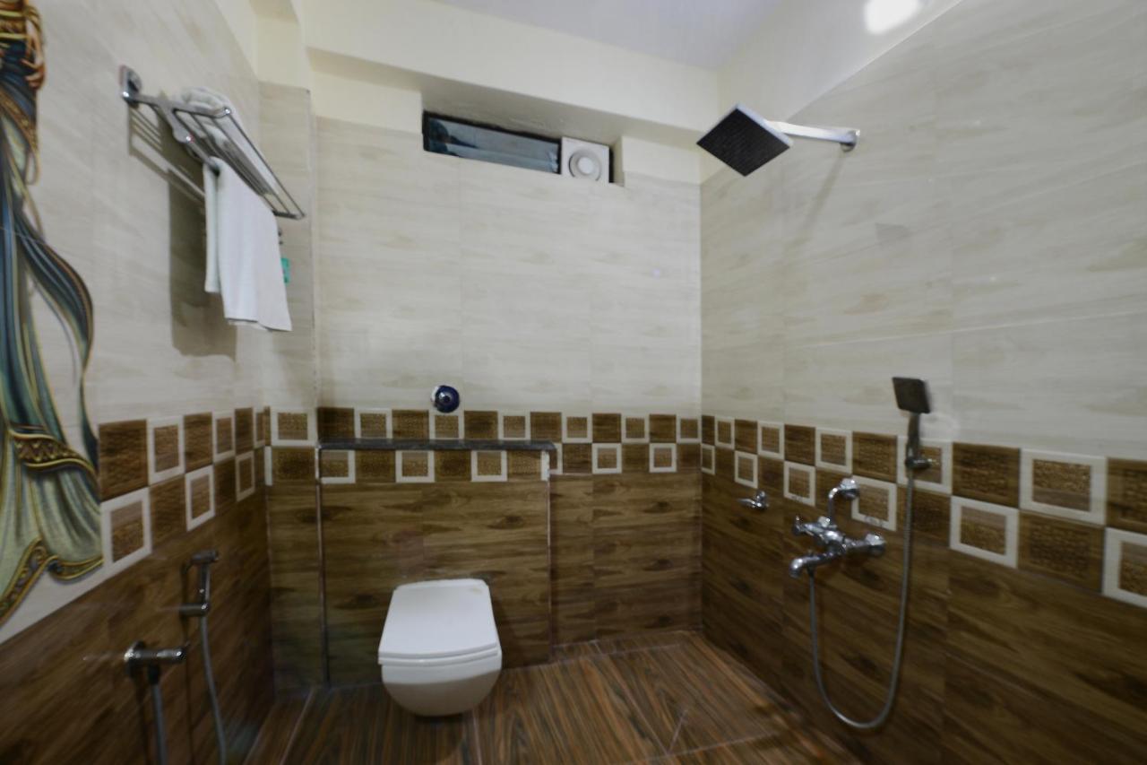 Capital O Hotel Samanvi International Belur  Buitenkant foto